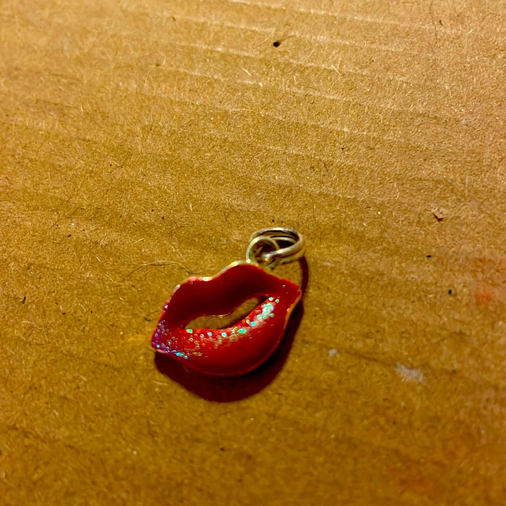 925 Sterling Silver Sparkly Lips Charm/Pendant